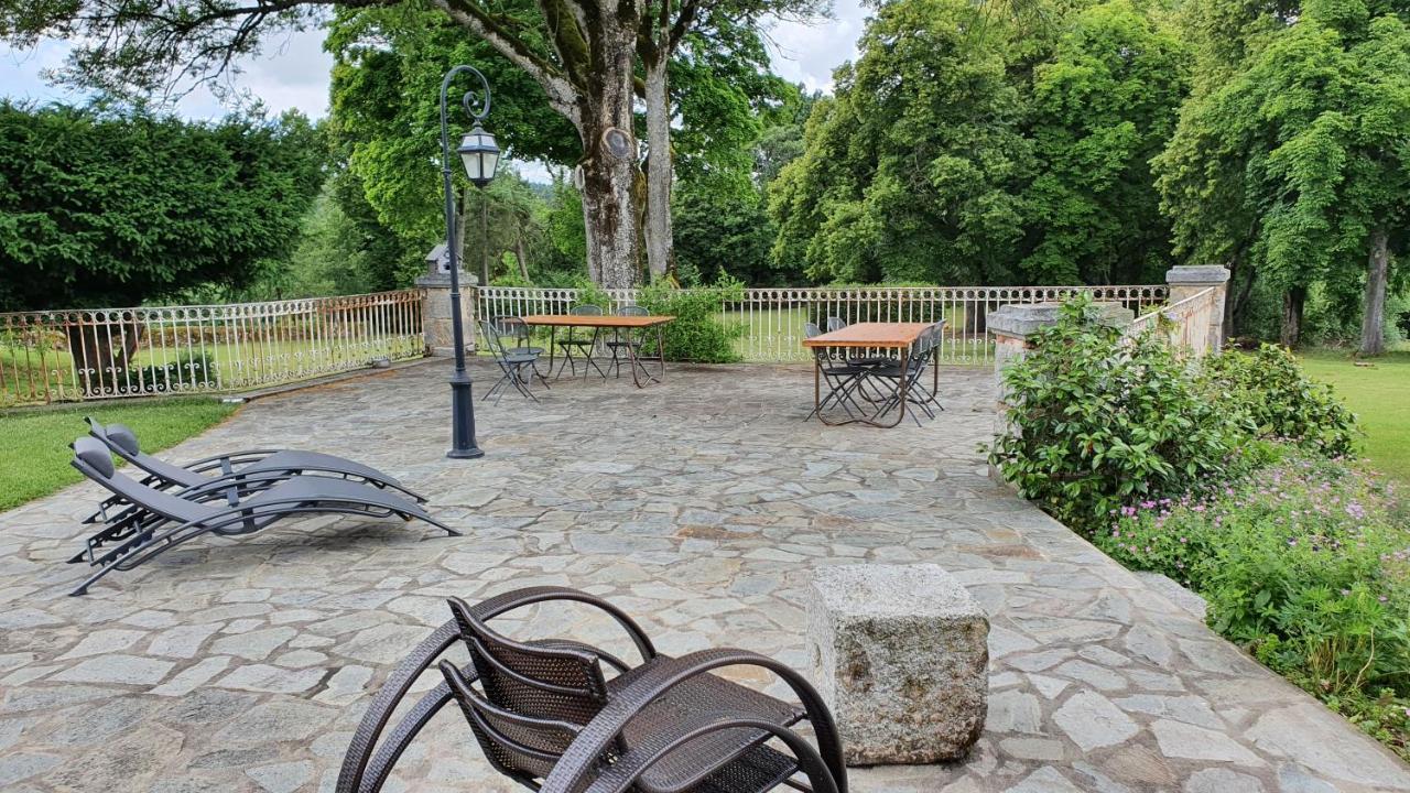 Domaine De Montvianeix Bed and Breakfast Saint-Victor-Montvianeix Buitenkant foto