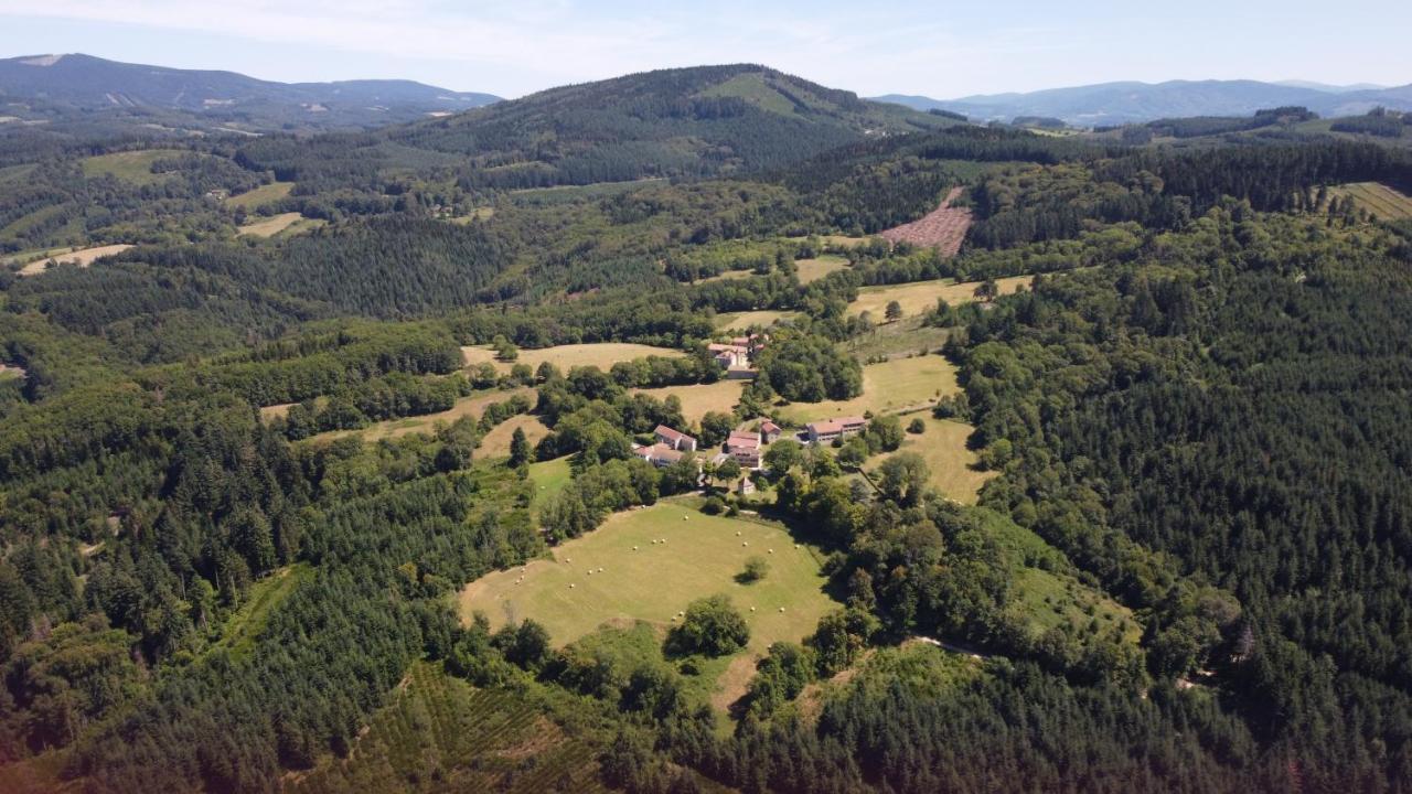 Domaine De Montvianeix Bed and Breakfast Saint-Victor-Montvianeix Buitenkant foto