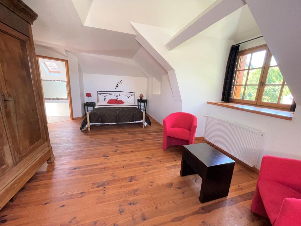Domaine De Montvianeix Bed and Breakfast Saint-Victor-Montvianeix Buitenkant foto