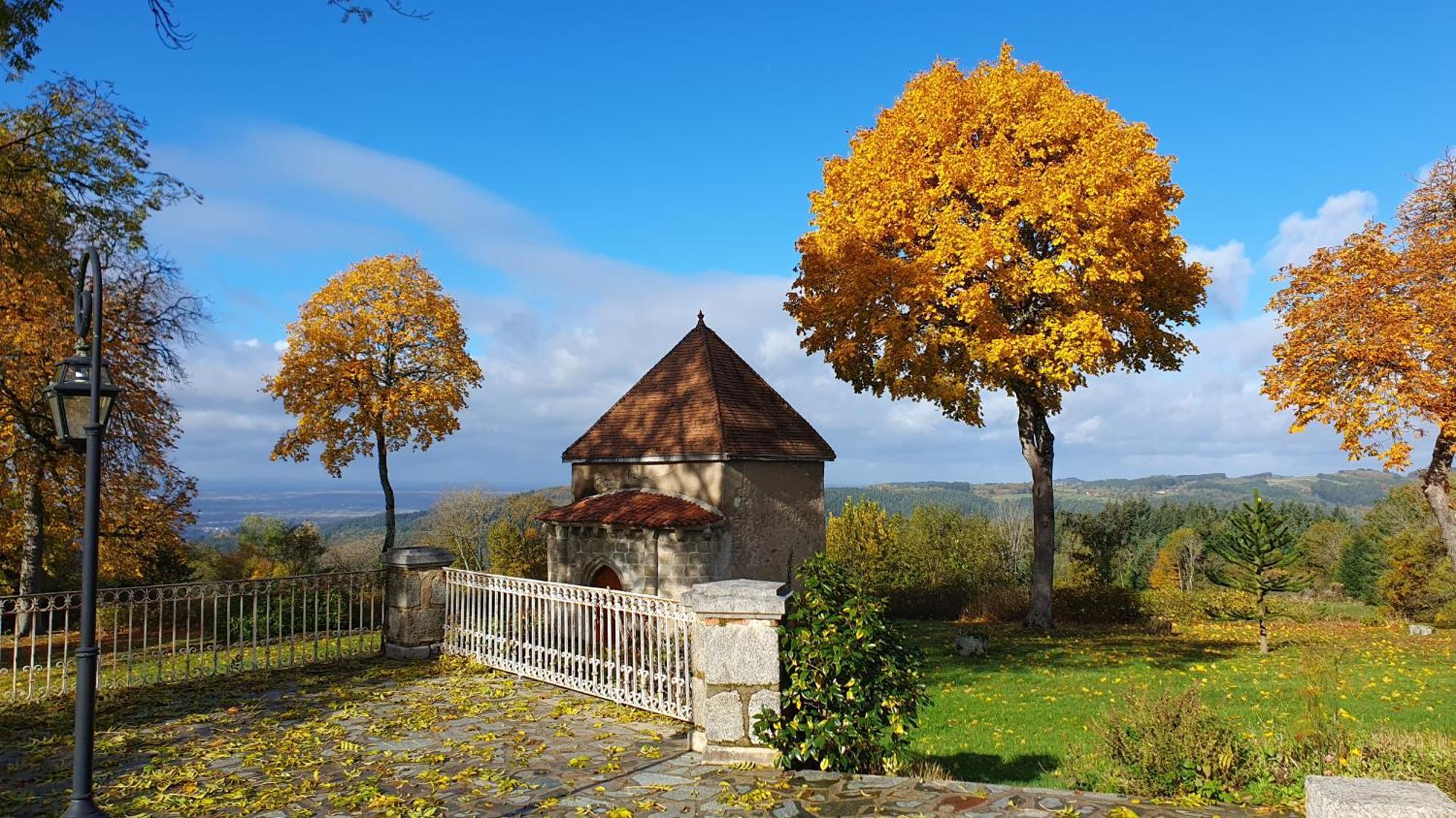 Domaine De Montvianeix Bed and Breakfast Saint-Victor-Montvianeix Buitenkant foto