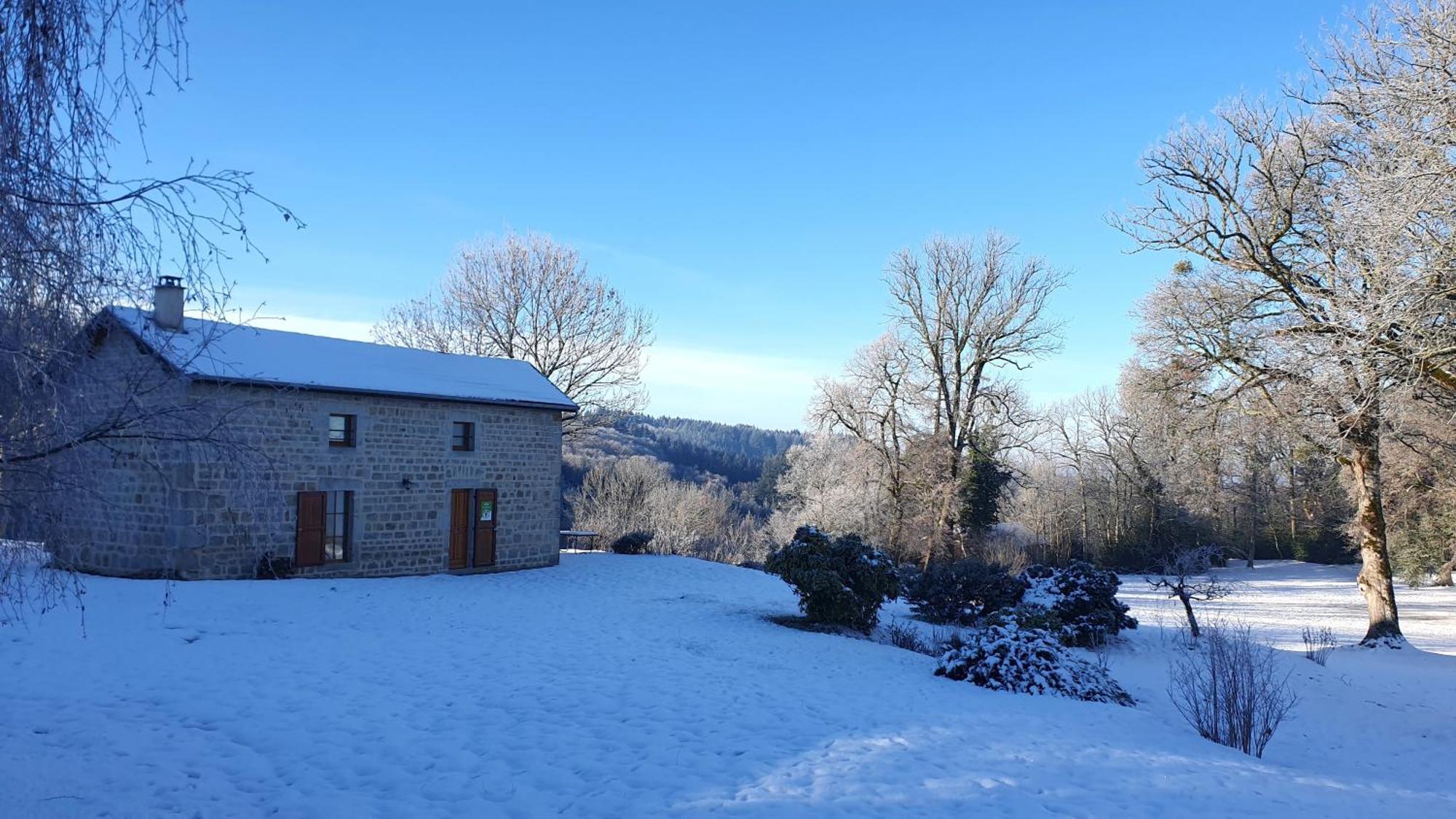 Domaine De Montvianeix Bed and Breakfast Saint-Victor-Montvianeix Buitenkant foto