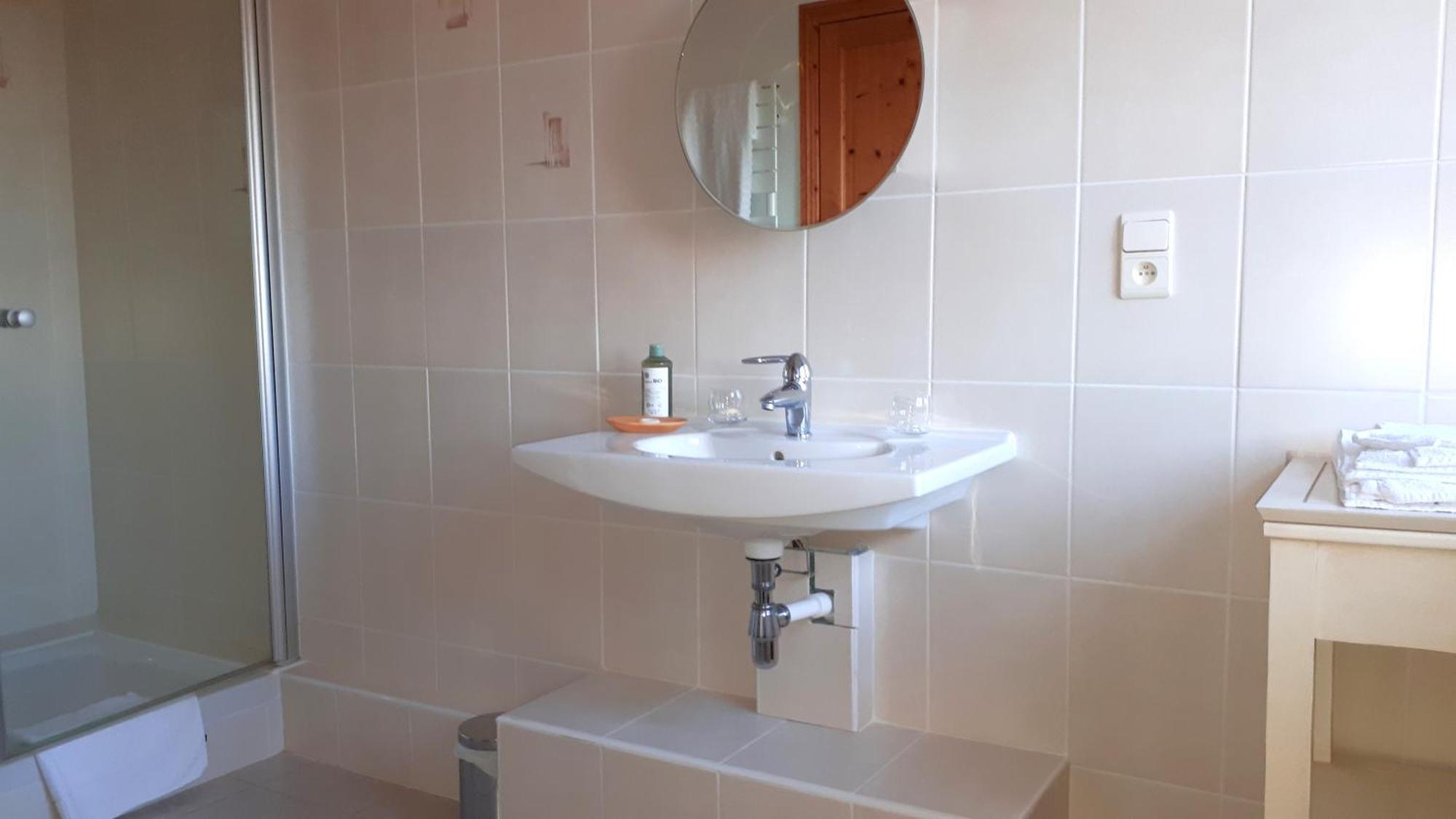 Domaine De Montvianeix Bed and Breakfast Saint-Victor-Montvianeix Kamer foto
