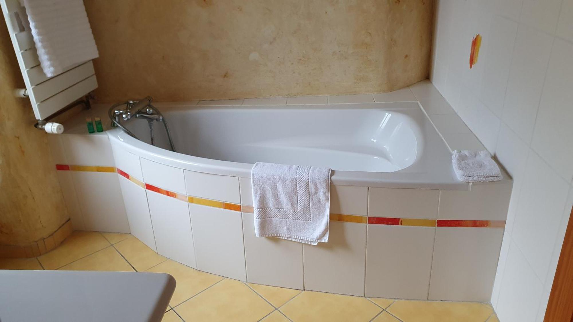 Domaine De Montvianeix Bed and Breakfast Saint-Victor-Montvianeix Kamer foto